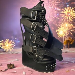 YRU Spike Dune New In Box Platform Boots. Goth Size 7 Hot Topic